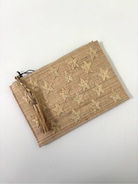 KAYU Star Beige Woven Straw Clutch NWT Natural Zip-Closure Tassel